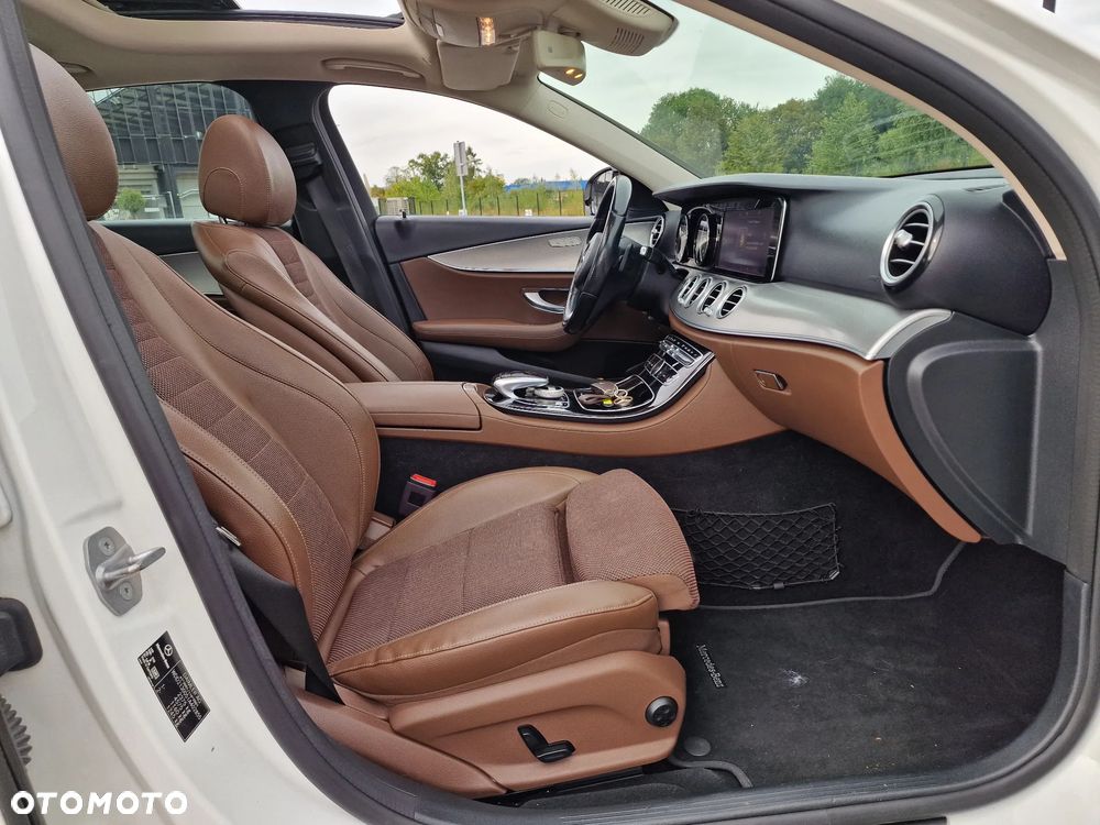 Mercedes-Benz Klasa E 220 d 4-Matic Business Edition 9G-TRONIC - 8