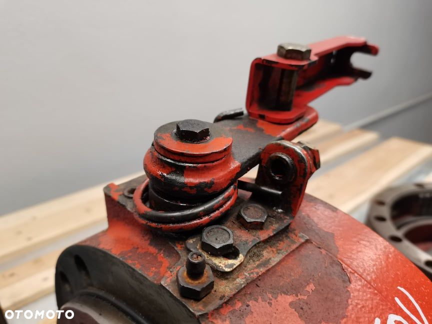 Cylinder hamulca 12562 Manitou MLT 523 - 11