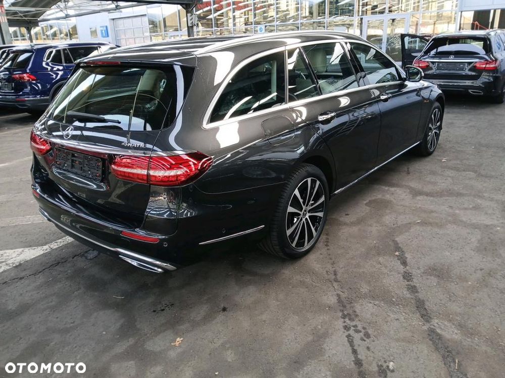 Mercedes-Benz Klasa E 300 de PHEV 4-Matic Exclusive 9G-Tronic - 2