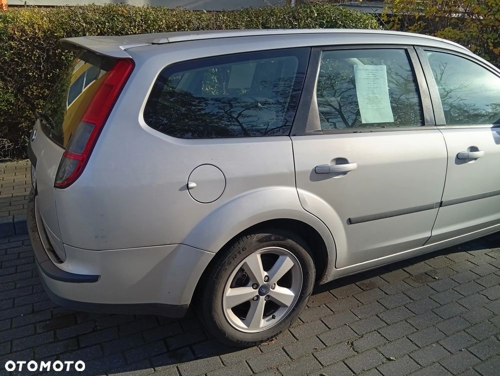 Ford Focus 2.0 Trend - 11