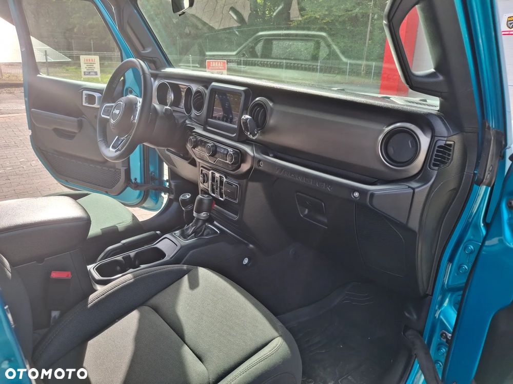 Jeep Wrangler Unlimited GME 2.0 Turbo Sport - 30