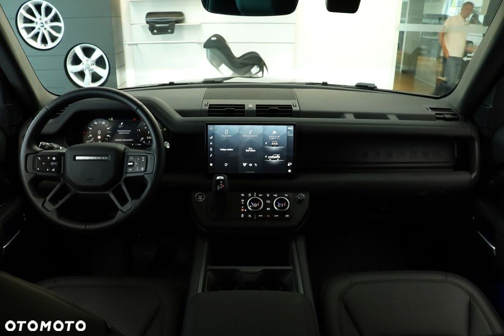 Land Rover Defender - 21