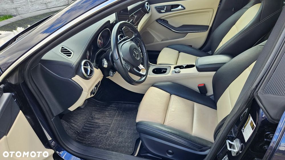 Mercedes-Benz CLA 250 7G-DCT AMG Line - 22