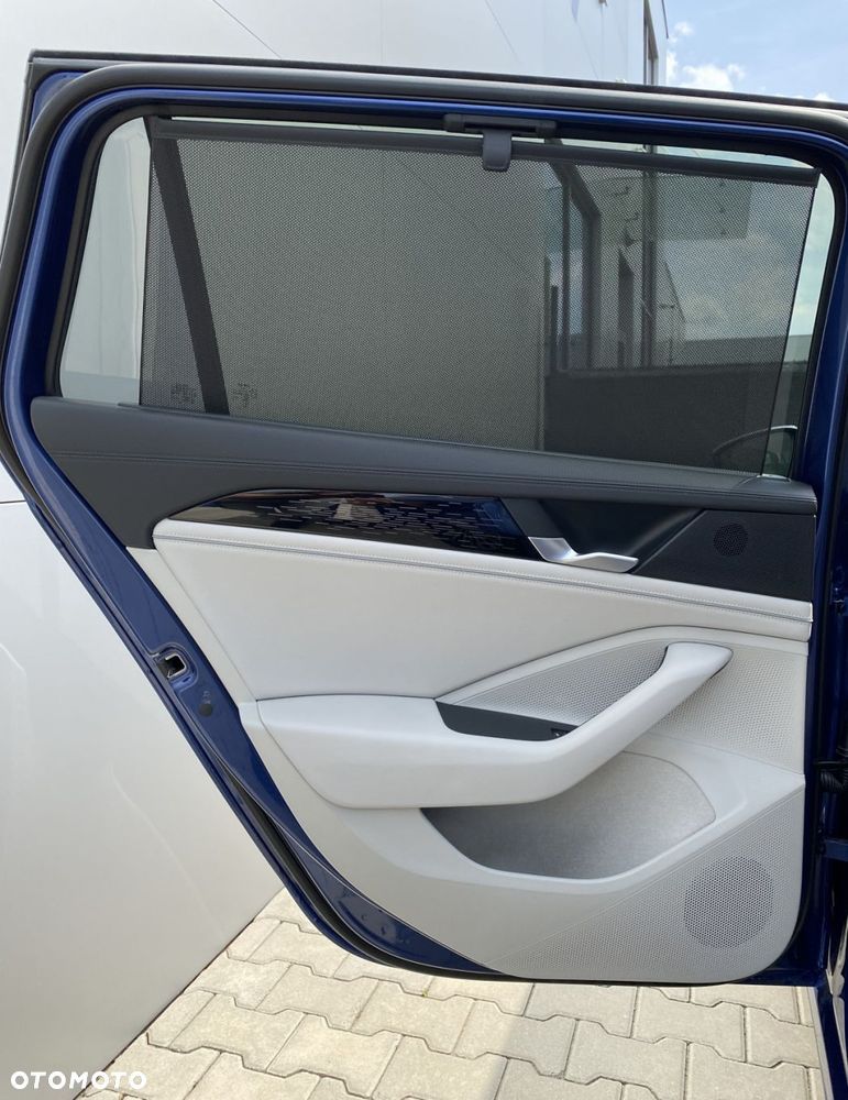 Volkswagen Passat - 16