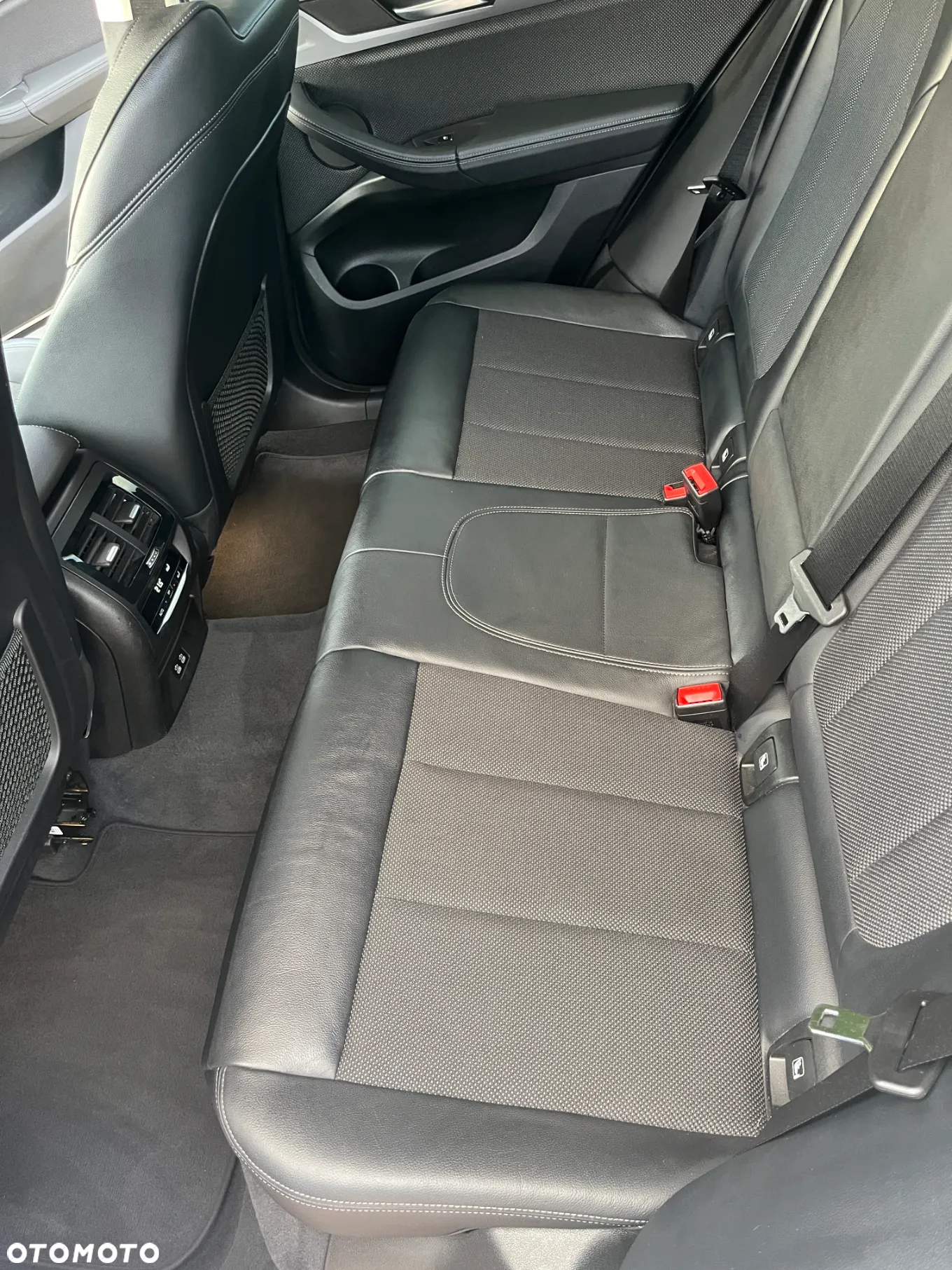 BMW X3 xDrive20i Advantage - 14