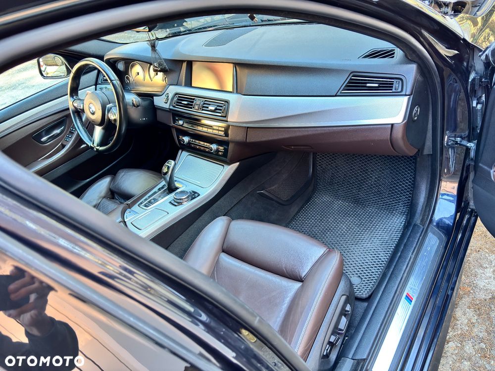BMW Seria 5 530d xDrive Luxury Line - 26