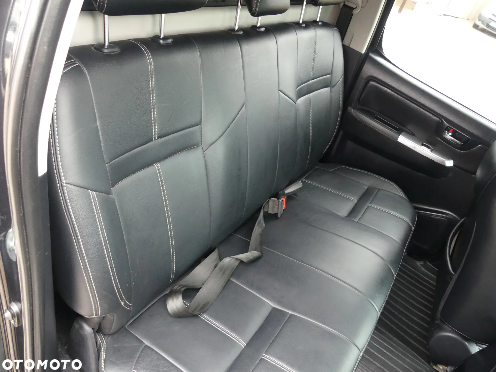 Toyota Hilux 4x4 Double Cab Autm Executive - 24