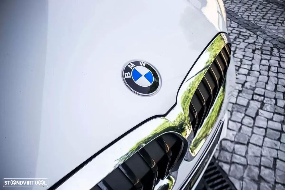 BMW 330 e Line Luxury Auto - 9
