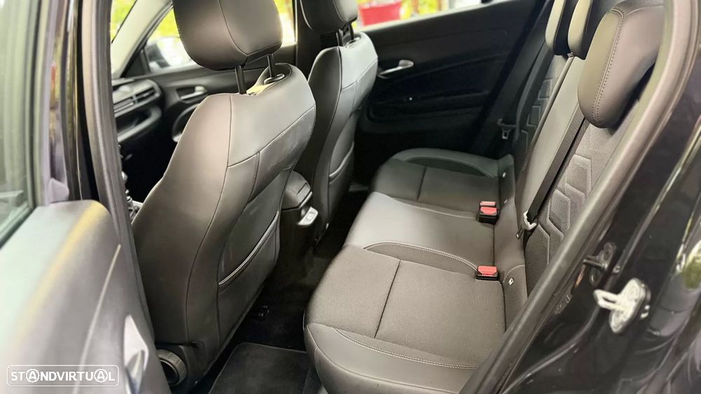 Jeep Avenger 1.2 GSE T3 Altitude - 12