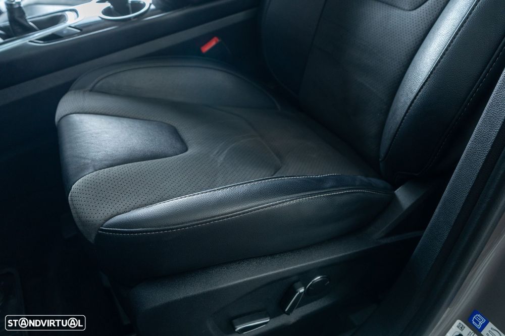 Ford S-Max 2.0 TDCi Titanium - 38