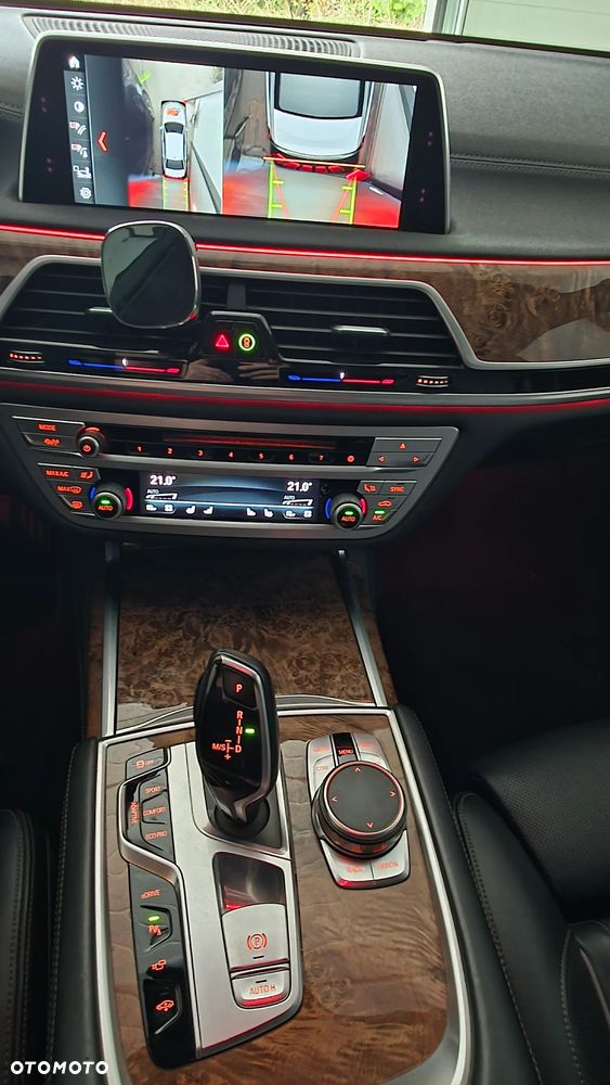 BMW Seria 7 - 38