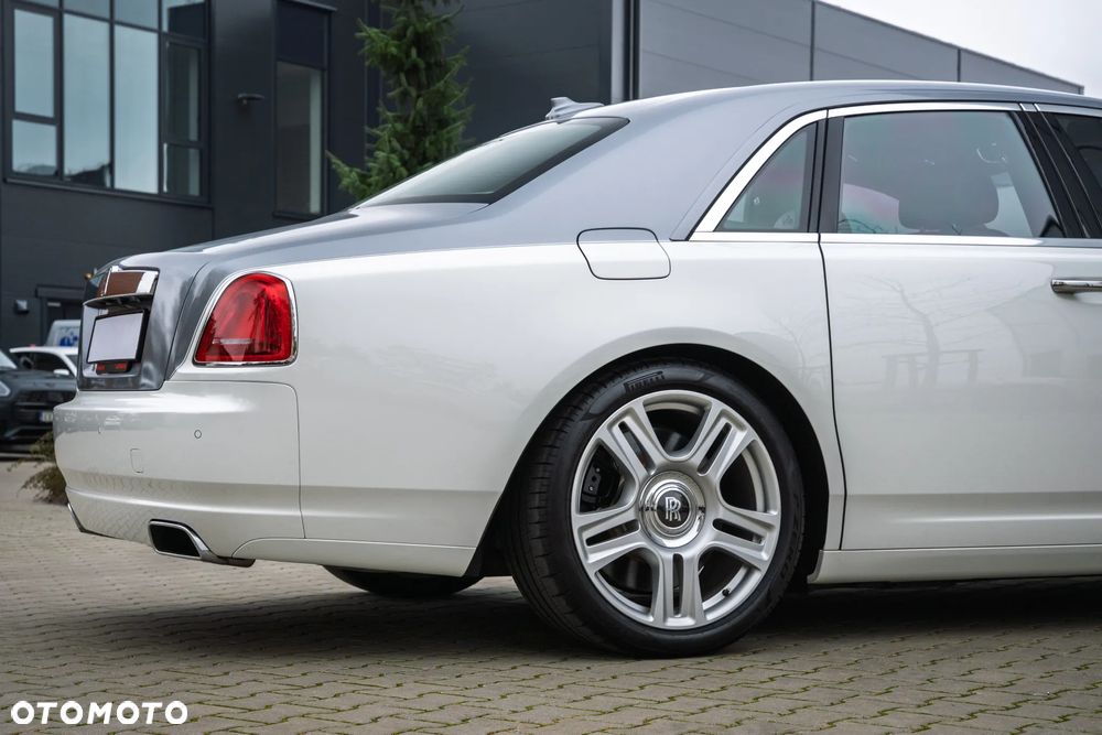 Rolls-Royce Ghost - 6