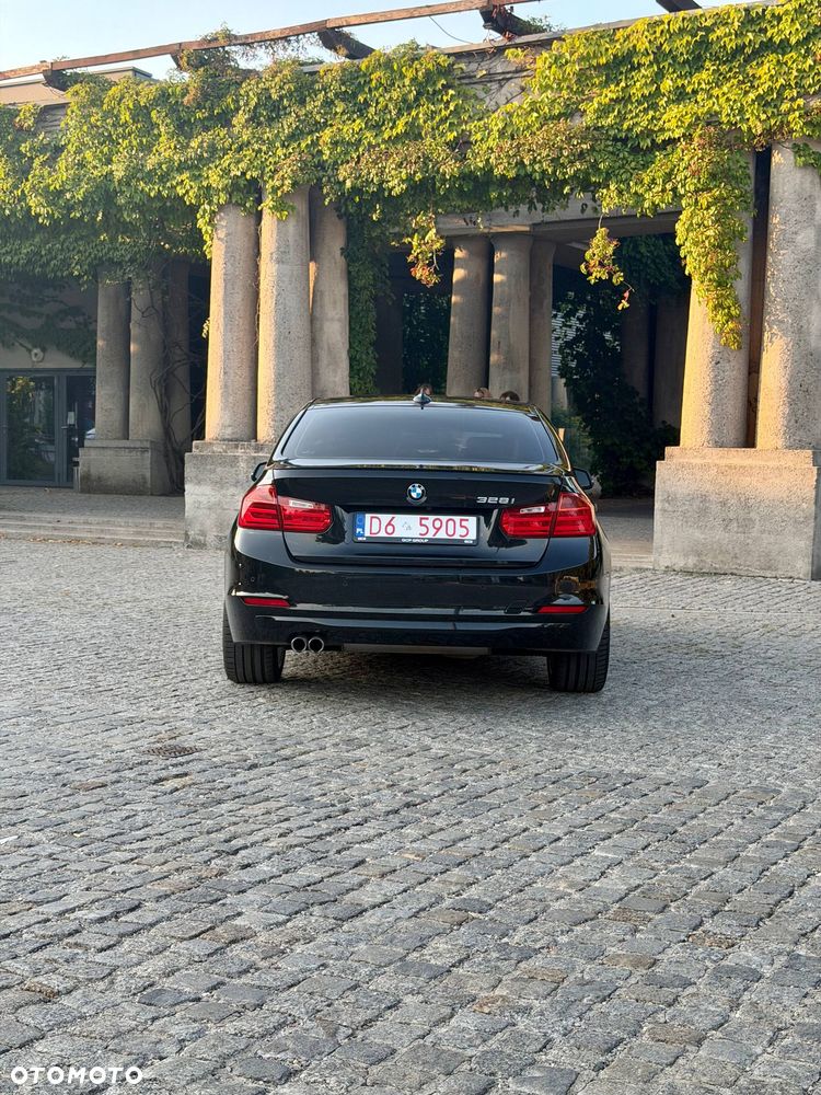 BMW Seria 3 328i - 6