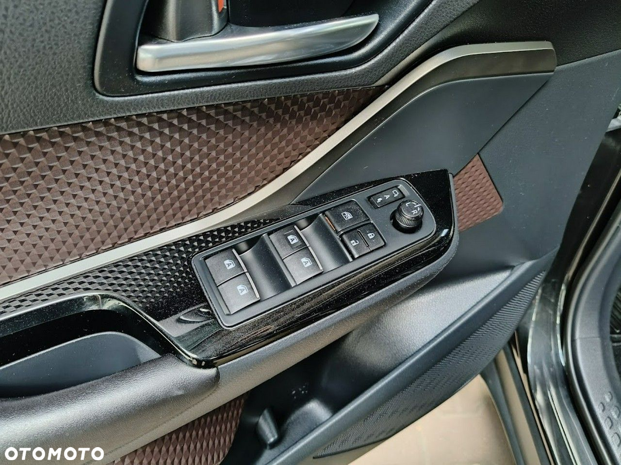 Toyota C-HR - 18