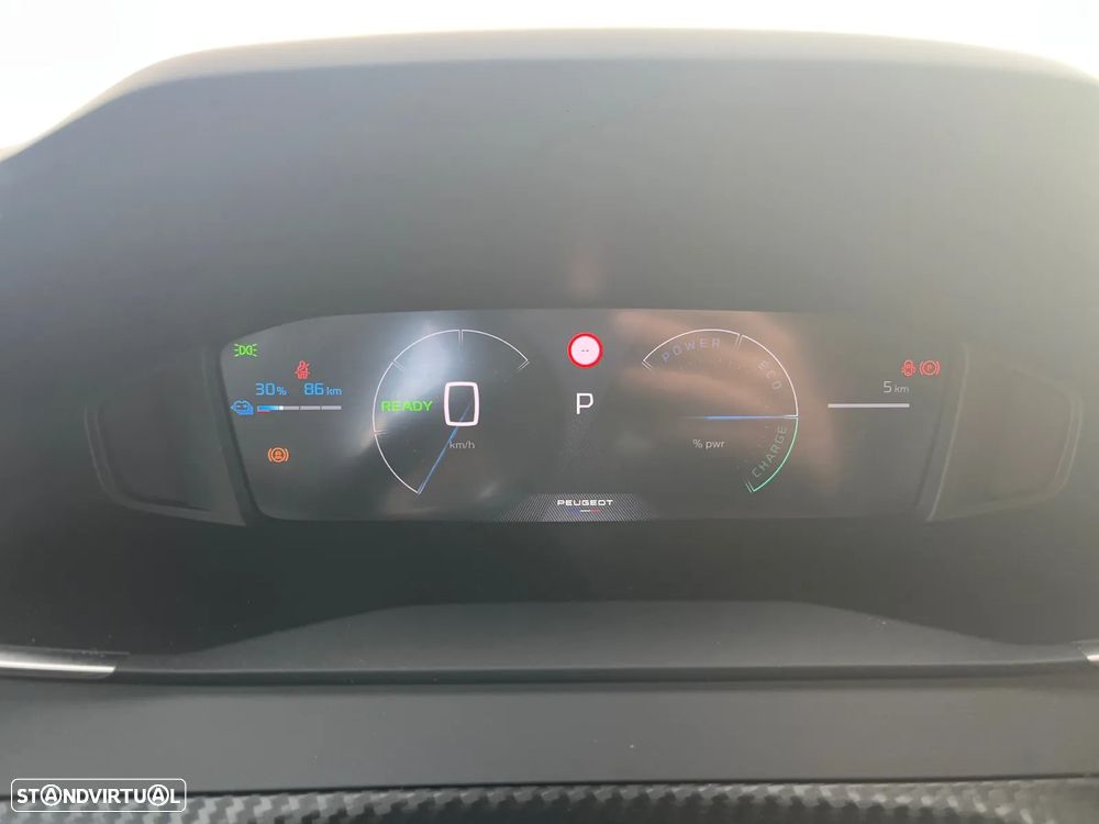 Peugeot e-2008 54 kWh Allure - 13