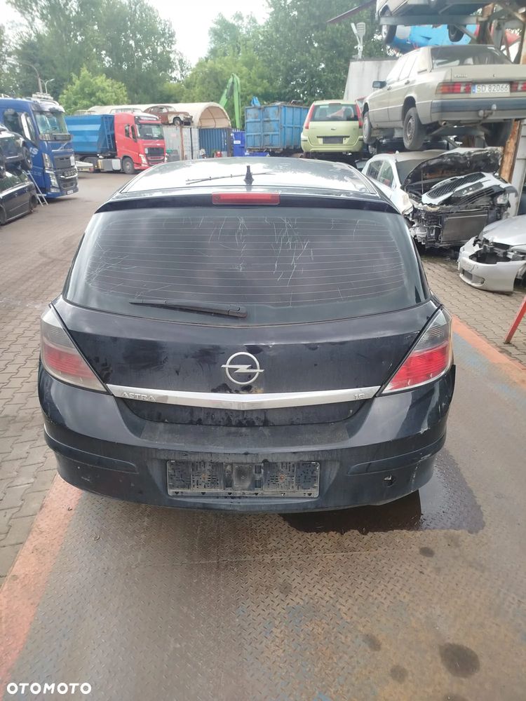 Opel Astra H na części. - 8