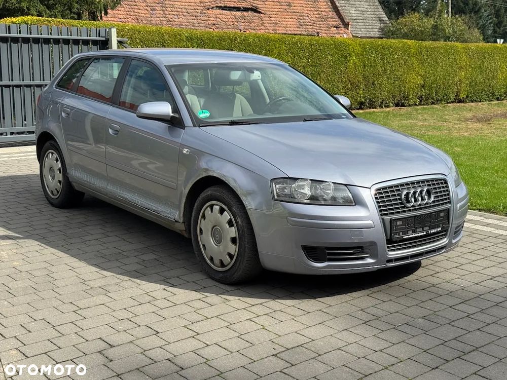 Audi A3 Sportback 1.6 FSI Ambiente - 3