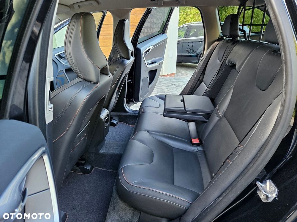 Volvo XC 60 D4 AWD Ocean Race - 23