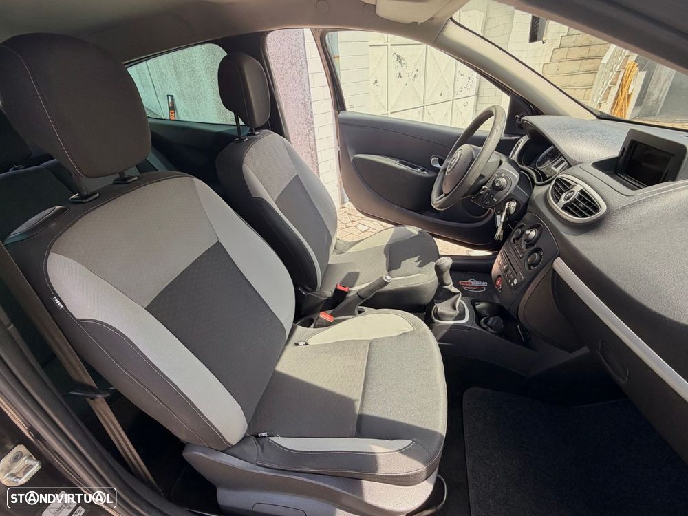 Renault Clio - 29