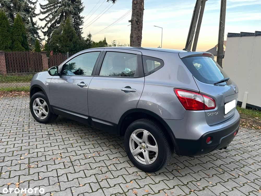 Nissan Qashqai 2.0 4x4 visia - 3
