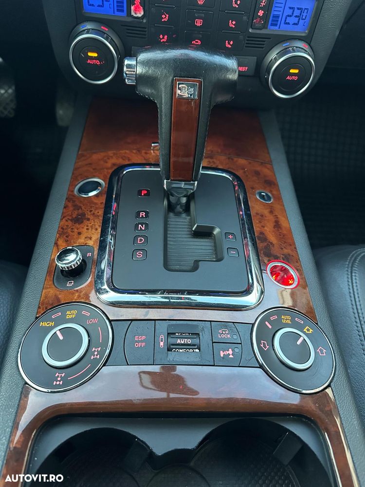 Volkswagen Touareg 2.5 TDI R5 Aut. - 2