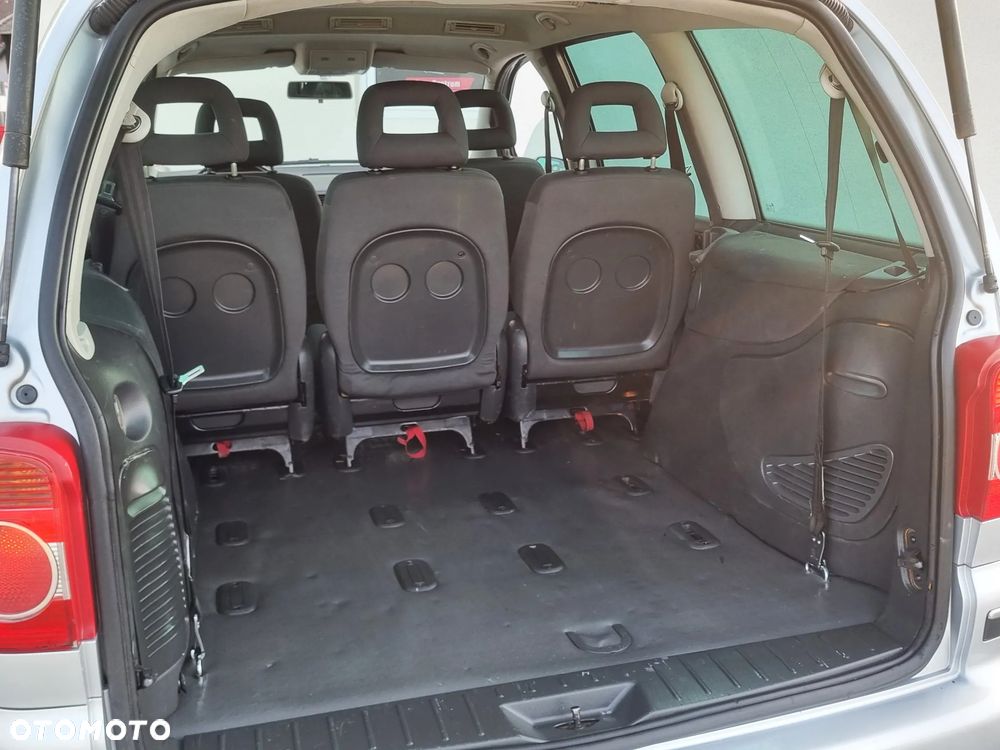 Volkswagen Sharan 1.9 TDI Family - 12
