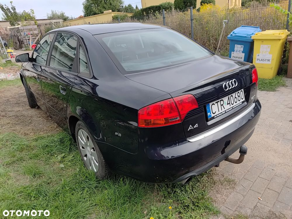 Audi A4 Limousine - 4