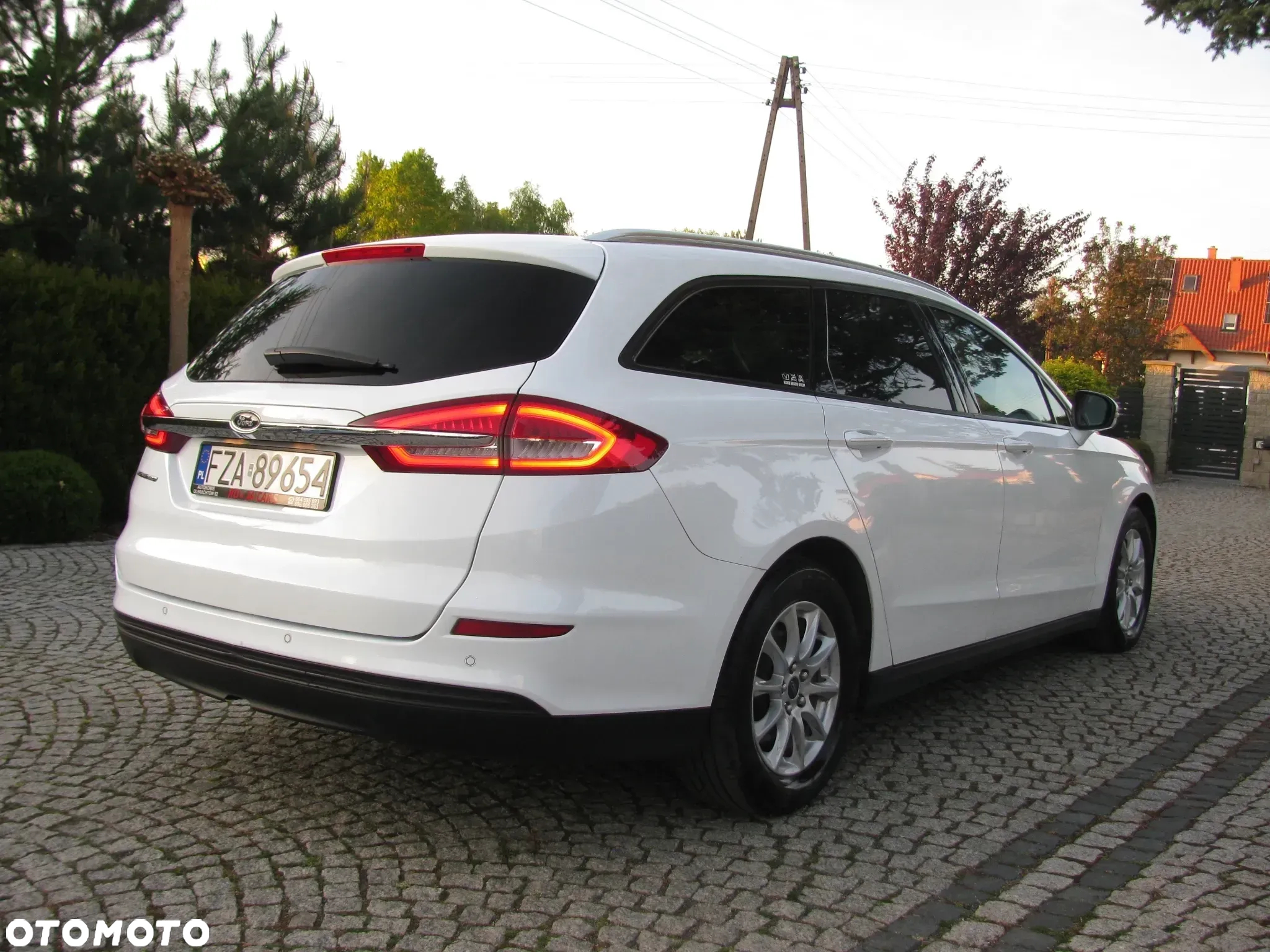 Ford Mondeo - 38