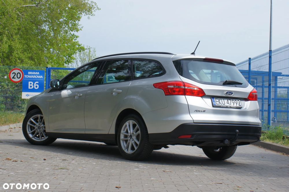 Ford Focus 1.5 TDCi DPF Start-Stopp-System Ambiente - 4