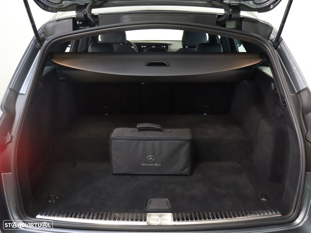 Mercedes-Benz E 300 de AMG Line - 22
