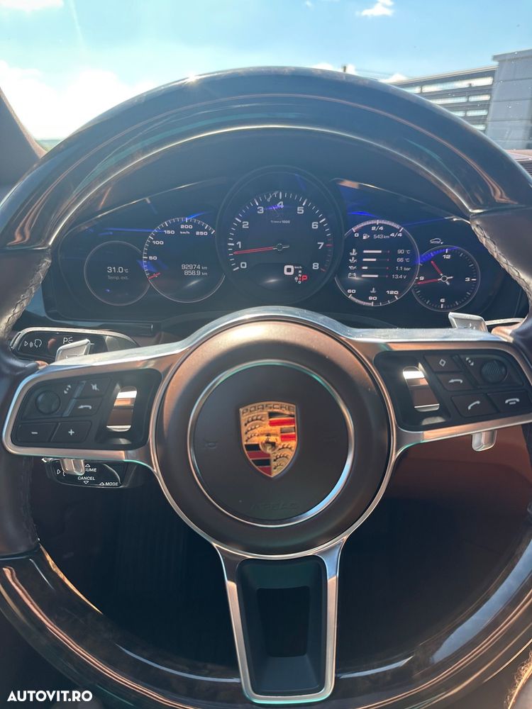 Porsche Cayenne Standard - 8