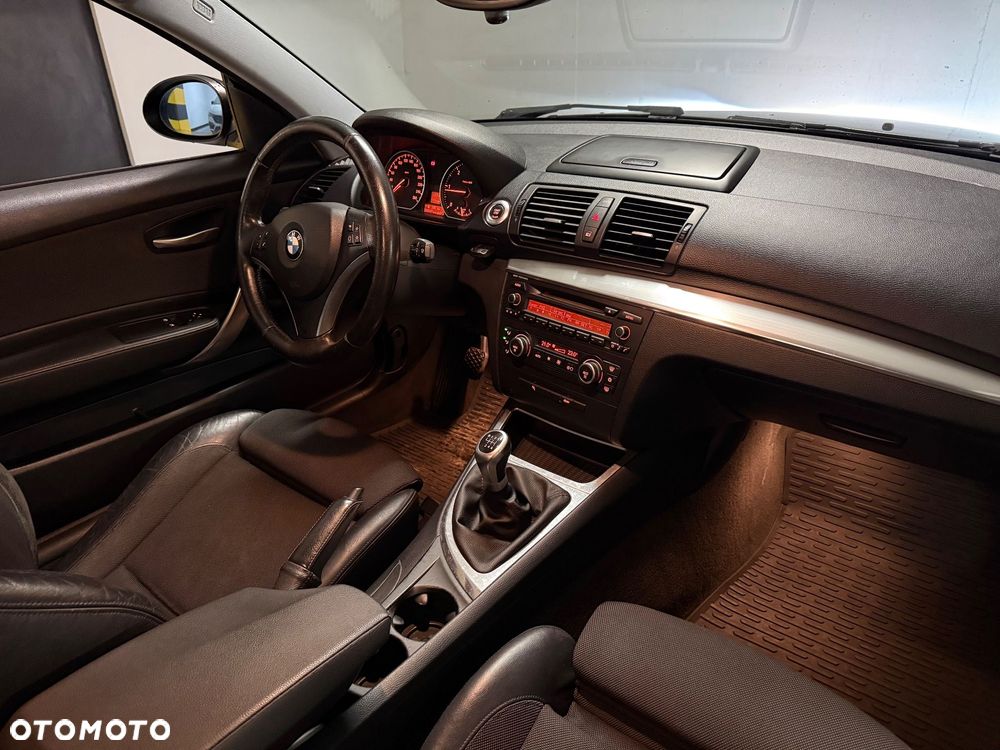 BMW Seria 1 120d DPF Edition Sport - 10