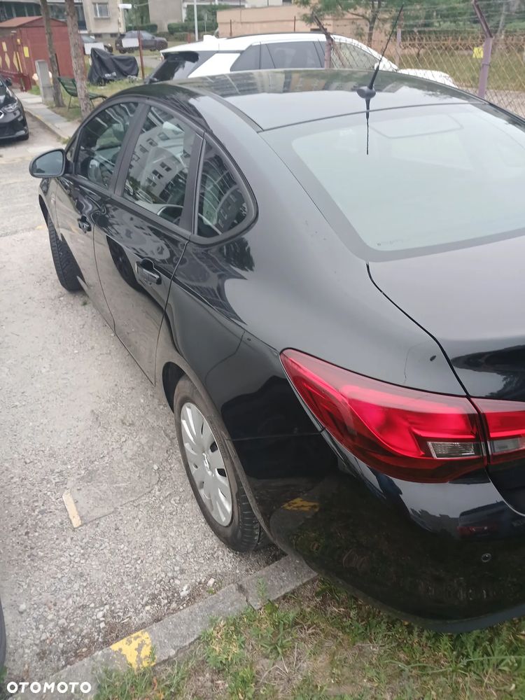 Opel Astra ver-1-6-active - 3