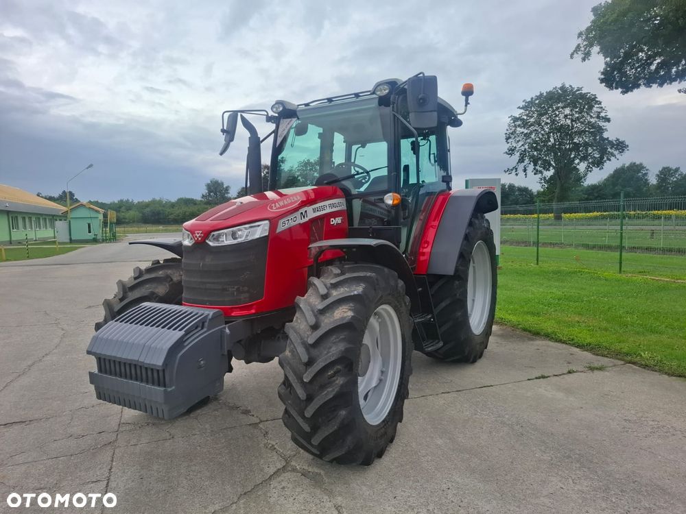 Massey Ferguson 5710M
