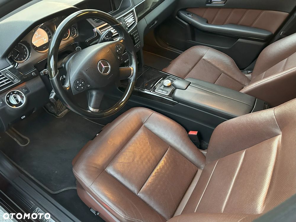 Mercedes-Benz Klasa E 350 CDI 4-Matic BlueEff - 19