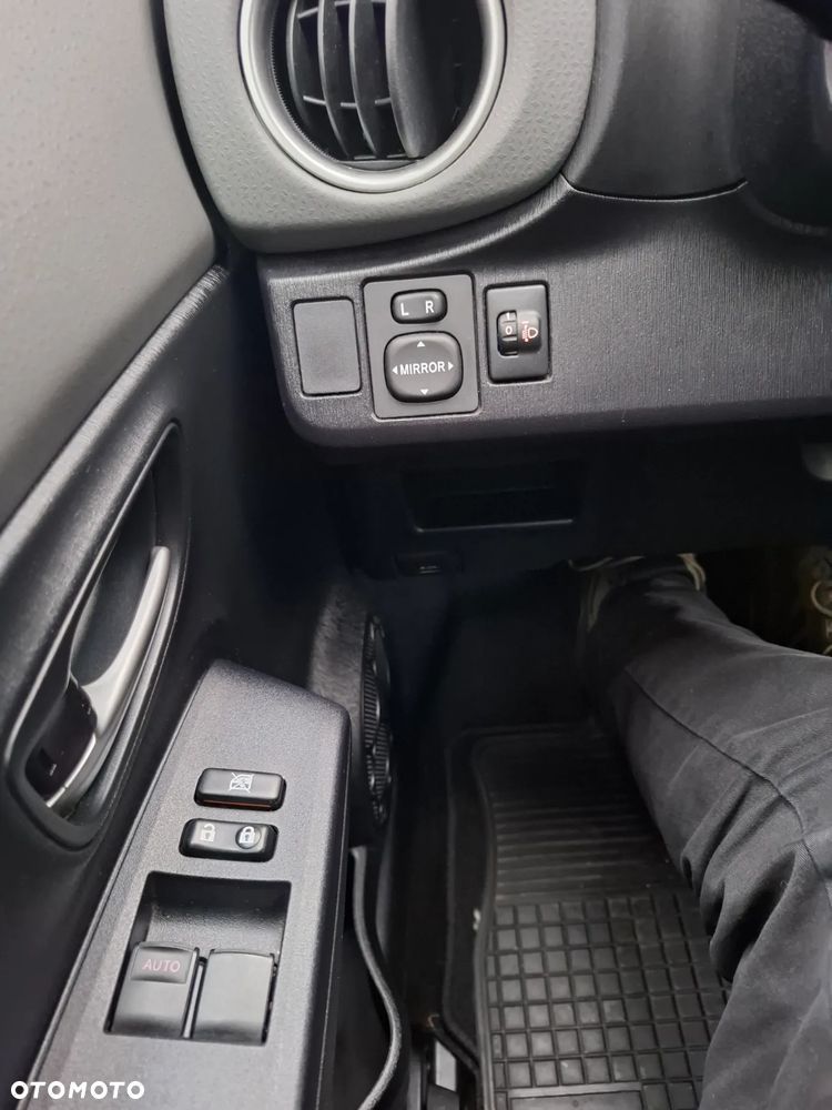 Toyota Yaris 1.33 Life - 30