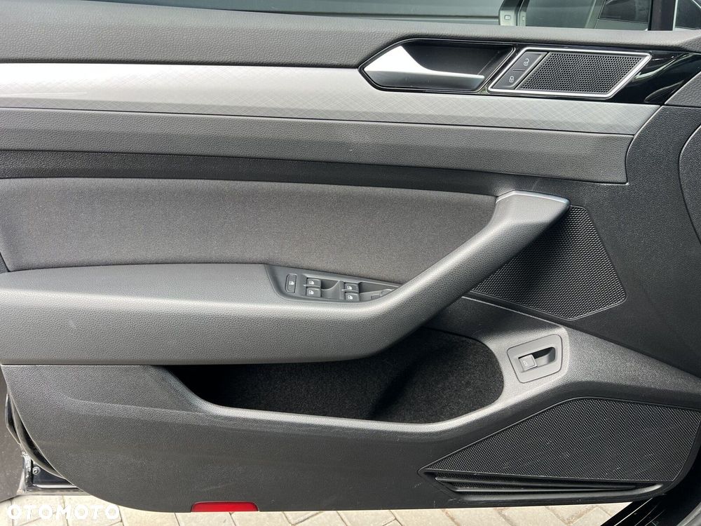 Volkswagen Passat Variant - 18