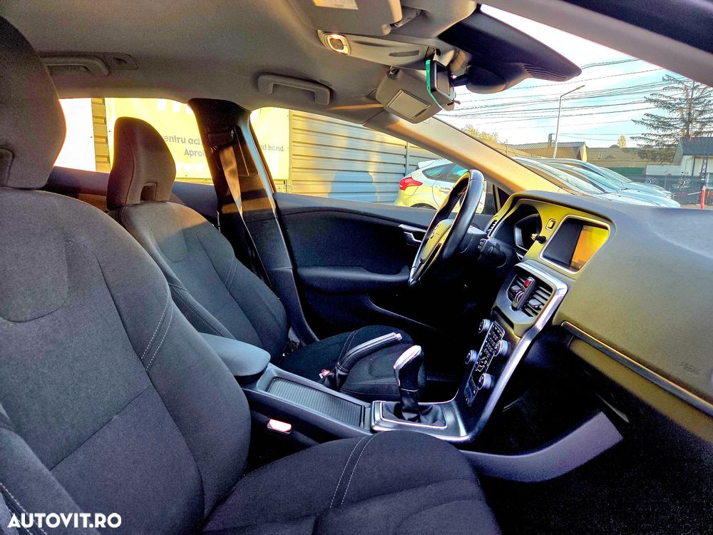 Volvo V40 D2 Kinetic - 5