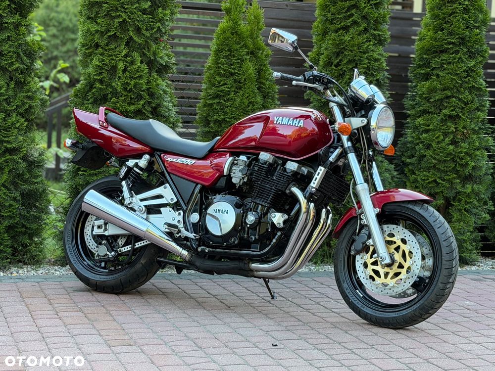 Yamaha XJR - 2