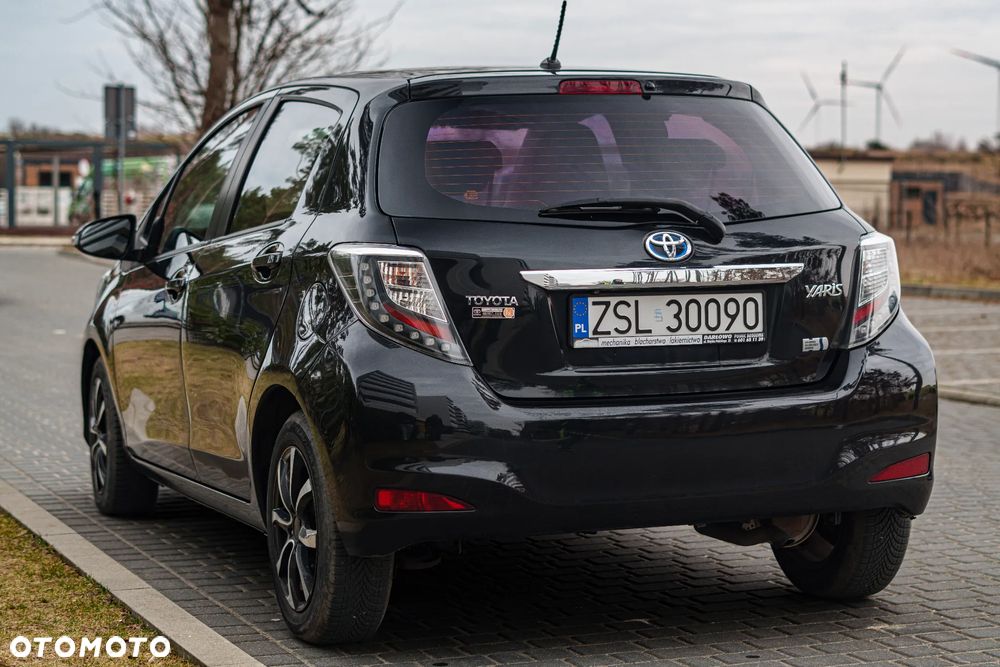 Toyota Yaris Hybrid 100 Life - 5
