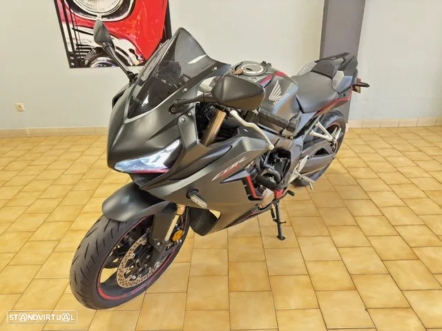 Honda CBR 650R - 2