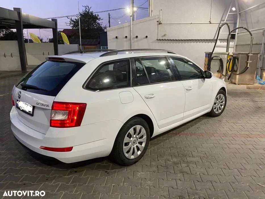 Skoda Octavia Combi 1.6 TDI (Green tec) DSG Style - 5