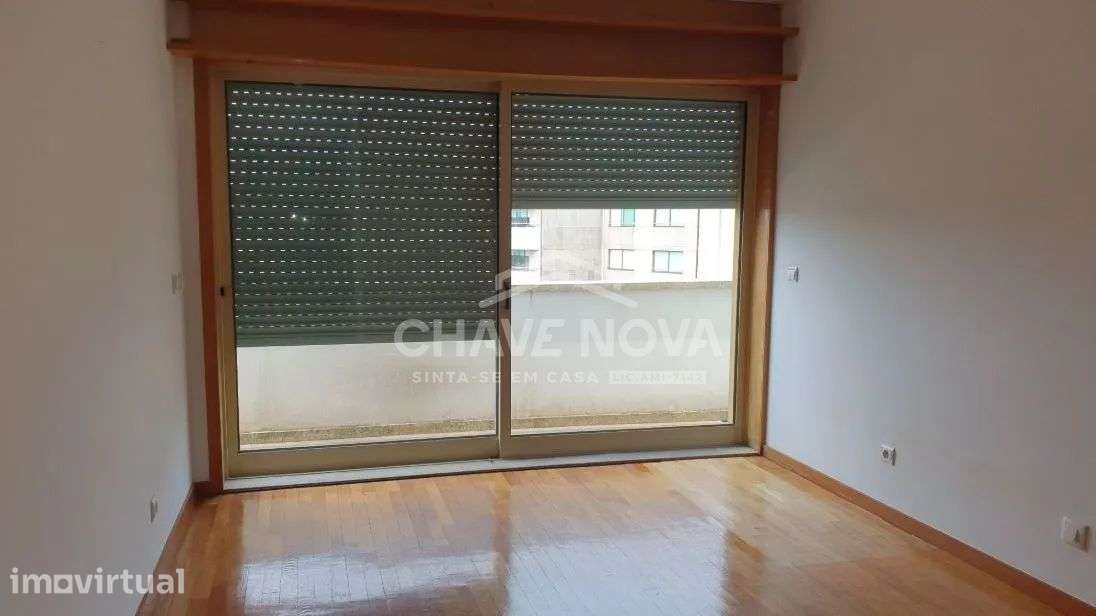 T3 c/ Lugar de Garagem e Arrumo em Rio Tinto - Grande imagem: 4/9