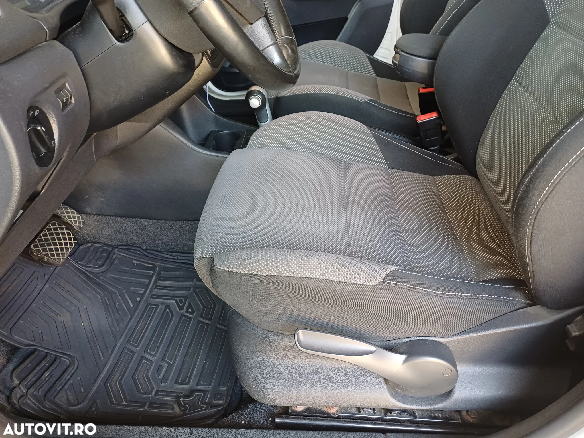 Skoda Fabia 1.6 16V Combi Tiptronic Ambiente - 7
