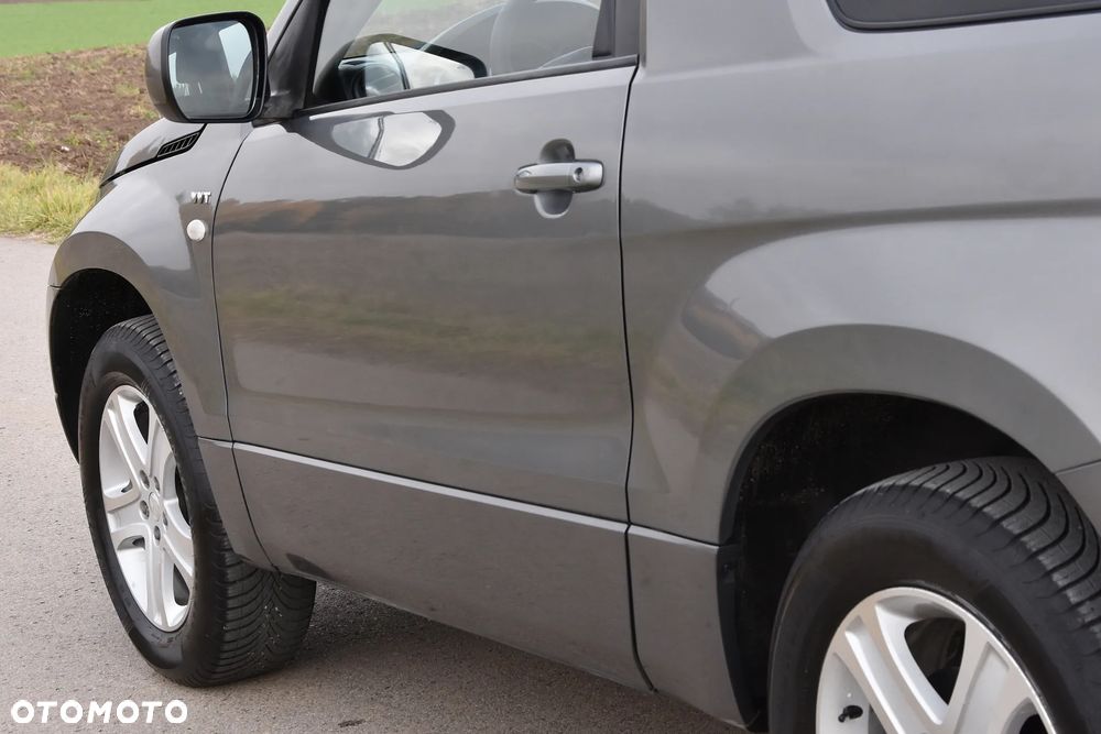 Suzuki Grand Vitara - 30