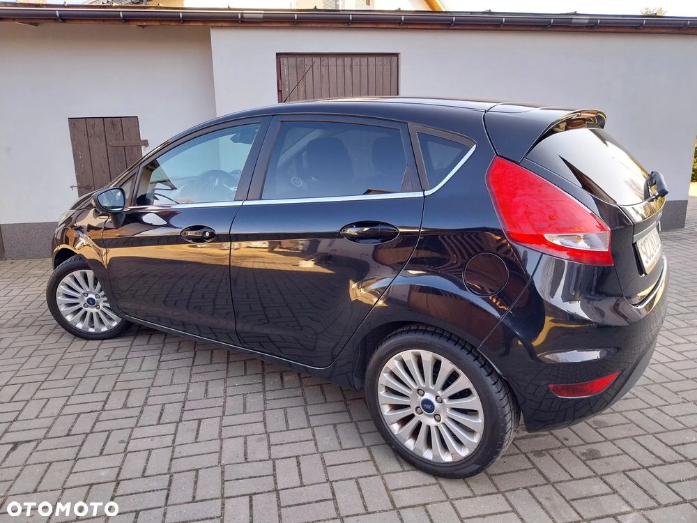 Ford Fiesta 1.25 Platinium X - 24