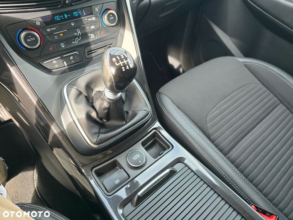 Ford Kuga 1.5 EcoBoost 2x4 Titanium - 19