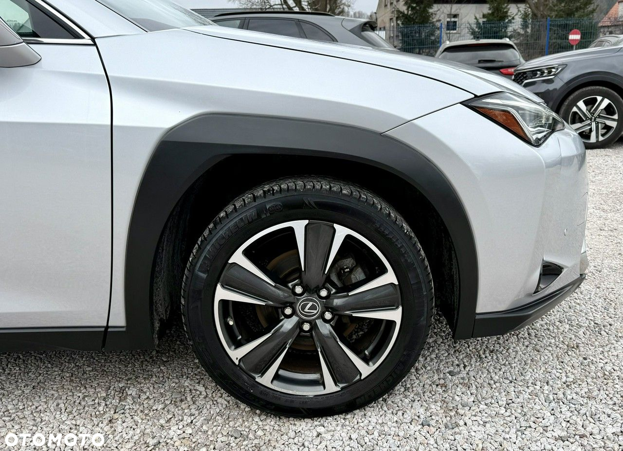 Lexus UX 250h GPF Prestige AWD - 36