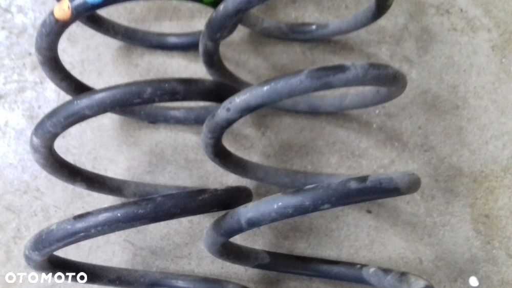 sprężyna tył tylna kombi Fabia II 1.6 TDI CAYC - 3