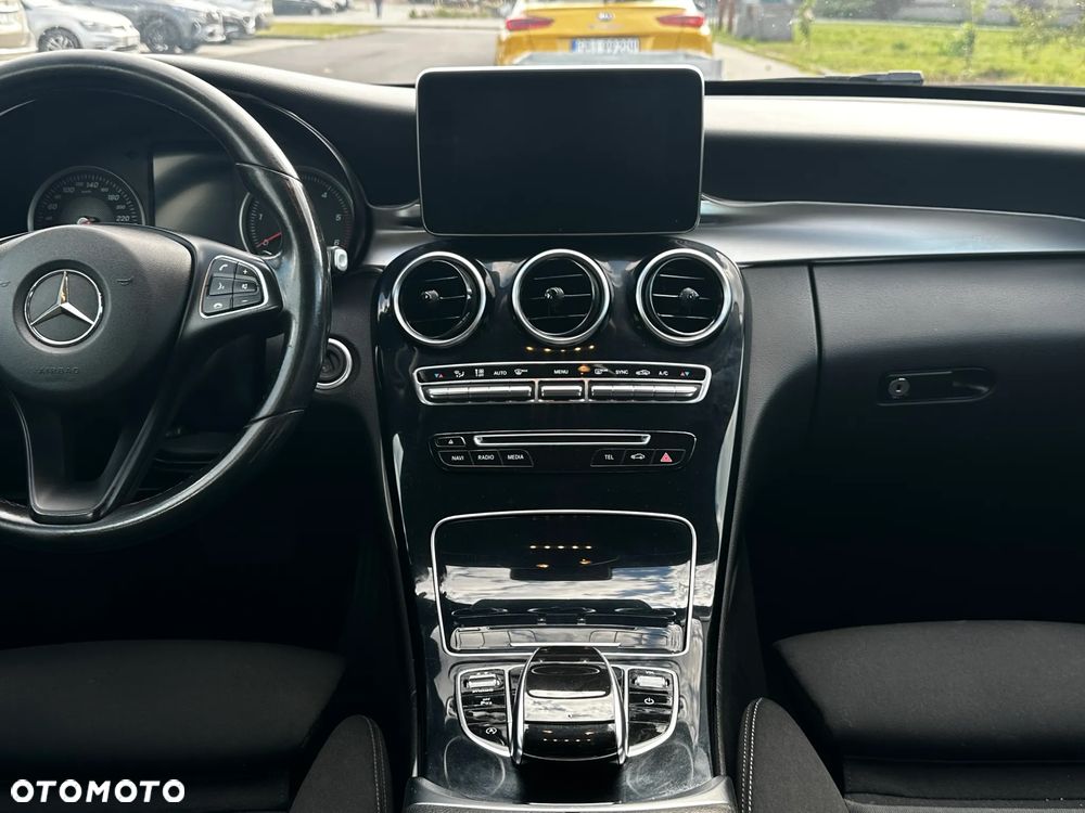 Mercedes-Benz Klasa C 220 d 4-Matic 7G-TRONIC - 14